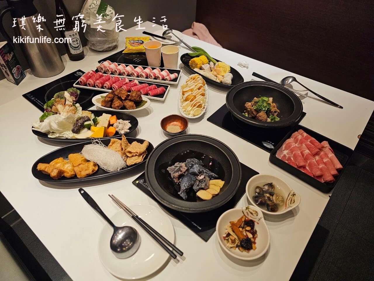 台中西屯】狂一鍋火鍋（台中漢口店）超香的台式爆炒火鍋桌邊火焰秀功夫排骨酥必點！自助吧吃到飽&免費送肉-