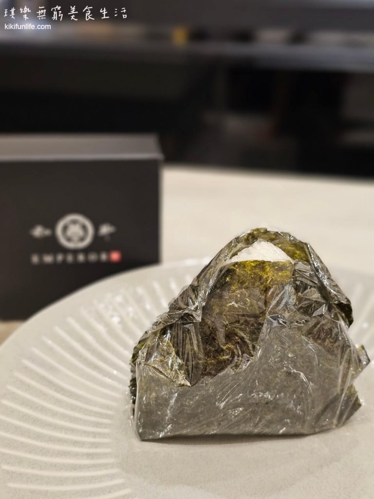 台中西屯餐廳推薦_和牛EMPEROR日式燒肉_ 台中頂級燒肉_台中燒肉推薦_台中市政府附近美食_台中燒烤_專人代烤免動手_海苔飯糰2