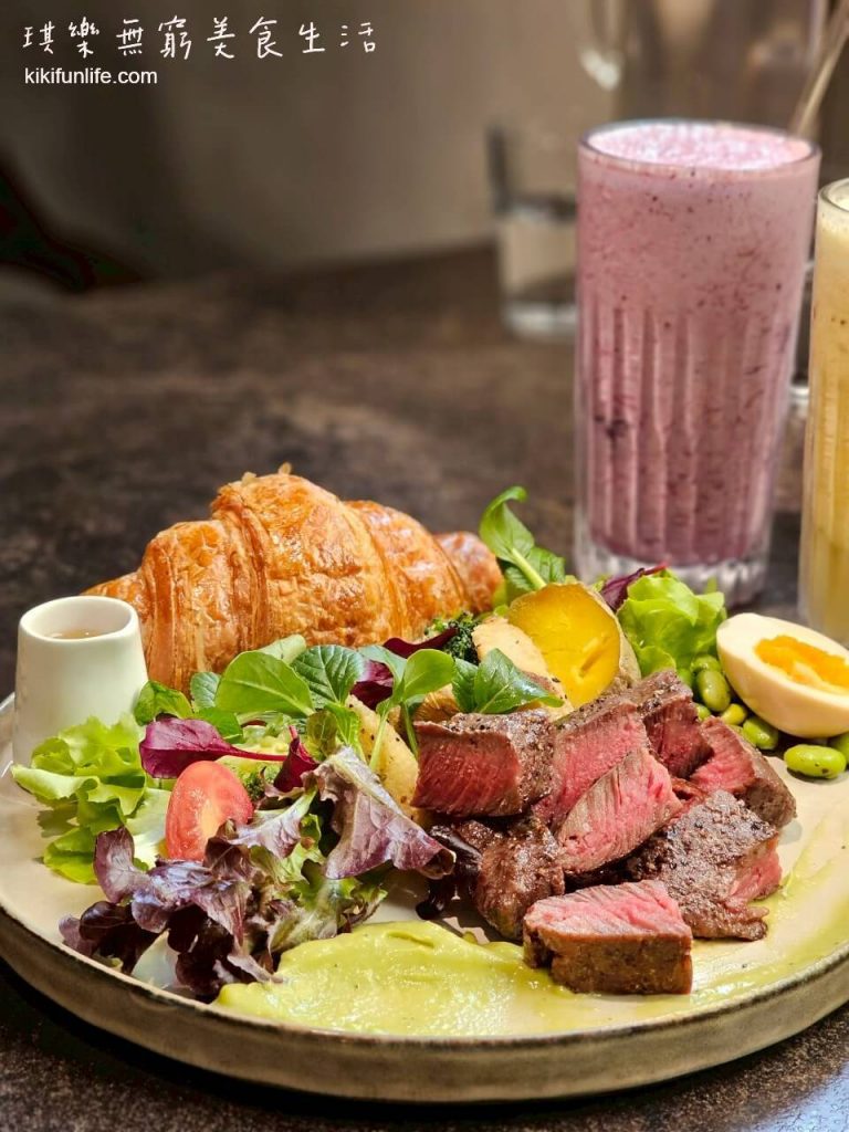 入厝Entry Coffee Bistro_台中早午餐推薦_好停車_不限時咖啡廳_台中早餐_台中咖啡_台中火車站美食_台中東區美食_台中東區餐酒館_台中lalaport附近美食_台中咖啡廳推薦_炙燒板腱牛排佐自製檸檬酪梨醬