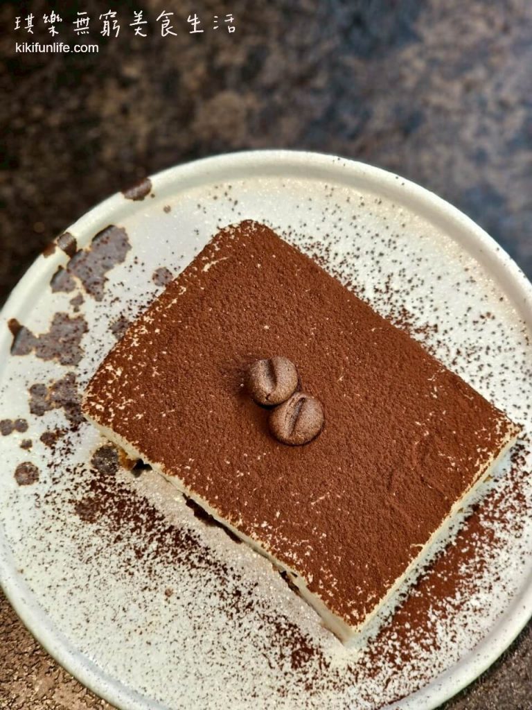 入厝Entry Coffee Bistro_台中早午餐推薦_好停車_不限時咖啡廳_台中早餐_台中咖啡_台中火車站美食_台中東區美食_台中東區餐酒館_台中lalaport附近美食_台中咖啡廳推薦_酒香提拉米蘇2