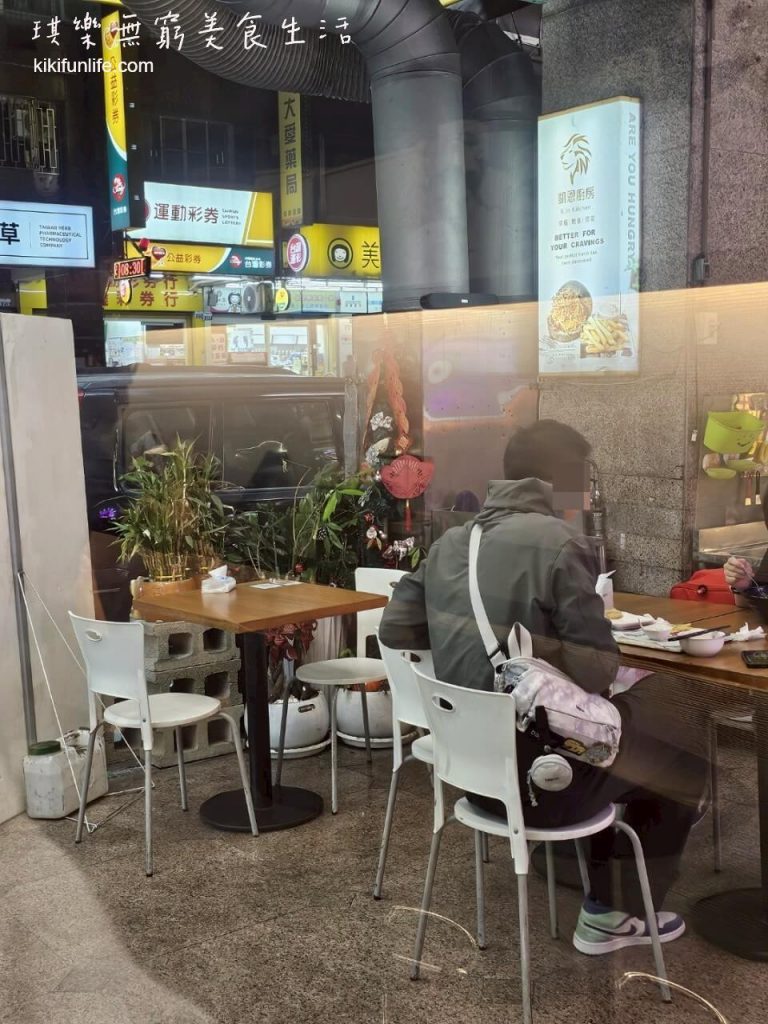 凱恩廚房_K.in Kitchen_台中宵夜推薦_南屯美食_南屯晚餐宵夜_台中美式漢堡_台中深夜美食_台中平價晚餐推薦_台中蛋餅推薦_文心森林公園美食7