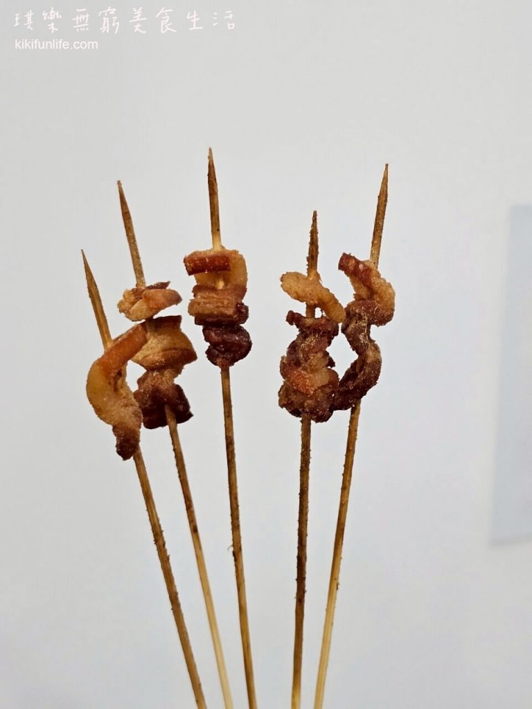 憨哥倆炸串_西屯美食_台中宵夜_台中炸物_逢甲必_台中深夜美食_台中美食推薦_台中消夜_串串_台中銅板美食_台中小吃_台中必吃美食_逢甲夜市美食推薦_焦香五花串