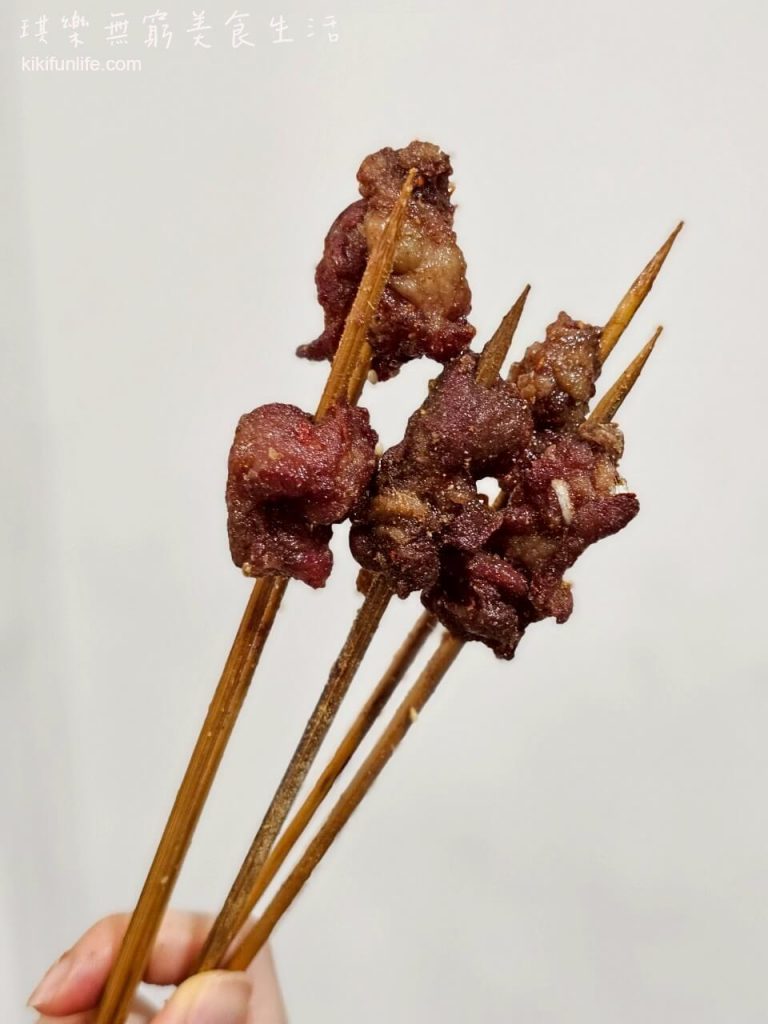 憨哥倆炸串_西屯美食_台中宵夜_台中炸物_逢甲必_台中深夜美食_台中美食推薦_台中消夜_串串_台中銅板美食_台中小吃_台中必吃美食_逢甲夜市美食推薦_真牛牛肉串