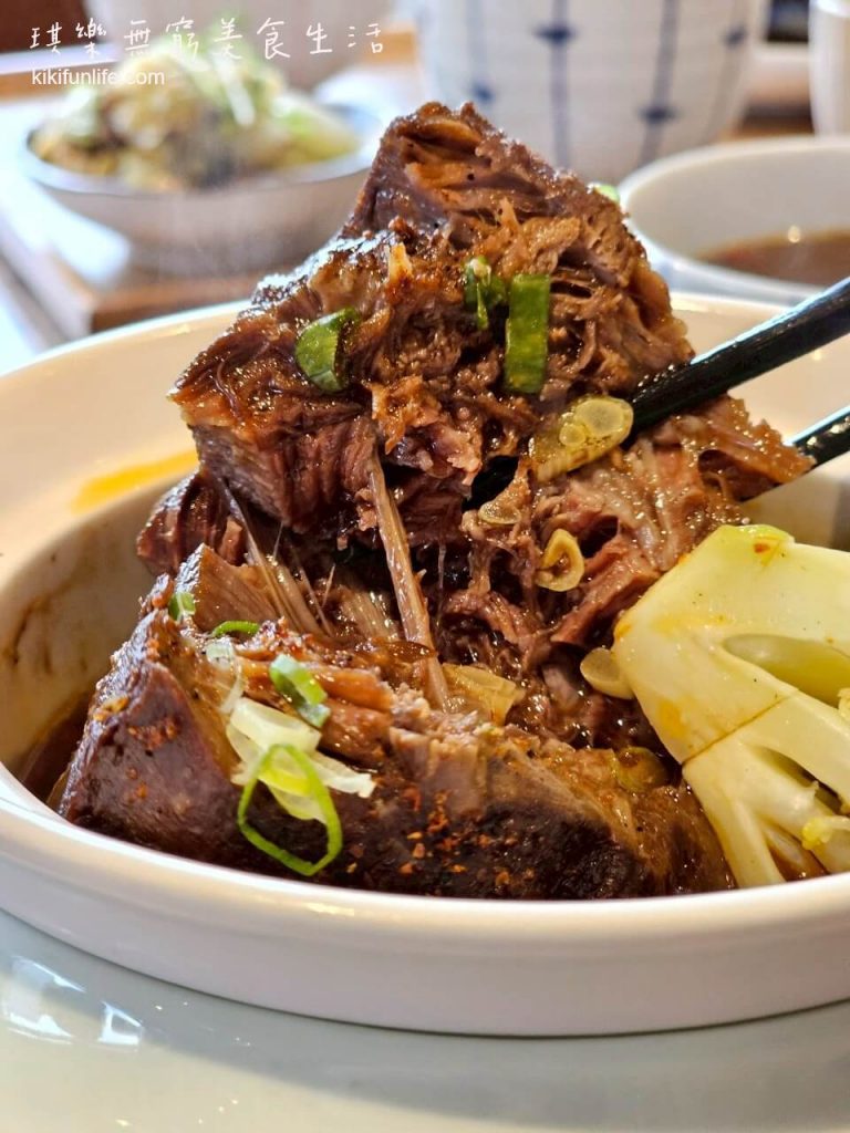 湯明茶樓_台中昇平店_台中台菜推薦_台中家常菜餐廳_台式料理_中式料理_審計新村美食_台中定食_台中中菜館_台中下午茶_台菜個人套餐_中式個人套餐_台中西區美食_台中美術館附近餐廳_台中茶樓推薦_老宅餐廳_三日半筋半肉精燉牛2