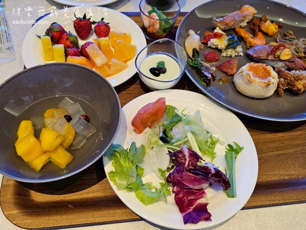 日本自由行_神戶景點地圖_神戶一日遊_神戶景點_神戶行程規劃_日本親子景點_神戶約會景點_神戶親子景點_兵庫神戶必去_神戶須磨海洋世界_虎鯨表演_Buffet Restaurant BLUE OCEAN - Orca Stadium_虎鯨餐廳_海洋餐廳_自助餐吃到飽餐廳菜色6_神戶美食_神戶必吃美食_神戶餐廳推薦