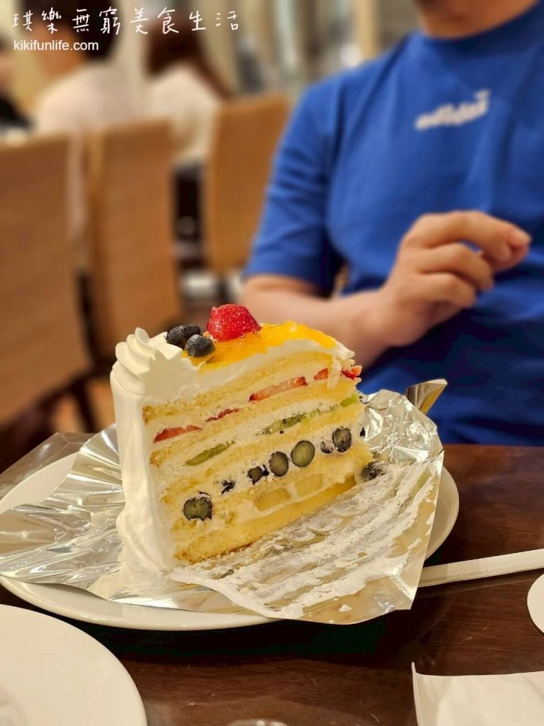 日本自由行_神戶一日遊_神戶行程規劃_神戶美食_神戶必吃美食_神戶餐廳推薦_三宮美食_神戶必吃_三宮下午茶_神戶蛋糕_神戶下午茶_神戶咖啡廳_HARBS 神戶Clefy三宮店_水果蛋糕_水果千層1