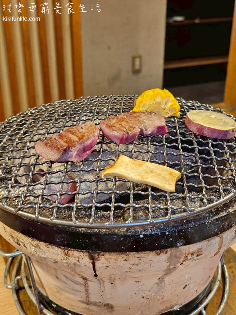 日本自由行_神戶景點地圖_神戶一日遊_神戶景點_神戶行程規劃_神戶美食_神戶必吃_三宮神戶牛推薦_神戶牛鐵板燒_神戶三宮美食_神戶牛排推薦_神戶牛推薦_神戶牛三宮_神戸ビーフ焼肉 お加虎 三宮店 用木炭爐的神戶三宮燒肉推薦