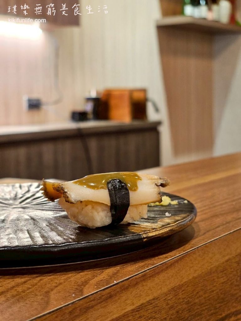 椿彩割烹壽司_台中日式料理_台中西區美食_台中餐廳推薦_台中日本料理_台中壽司_無菜單料理_台中無菜單日本料理_Omakase_板前壽司_精明一街美食_台中精明商圈餐廳推薦_磯煮鮑魚握壽司+鮑魚肝醬