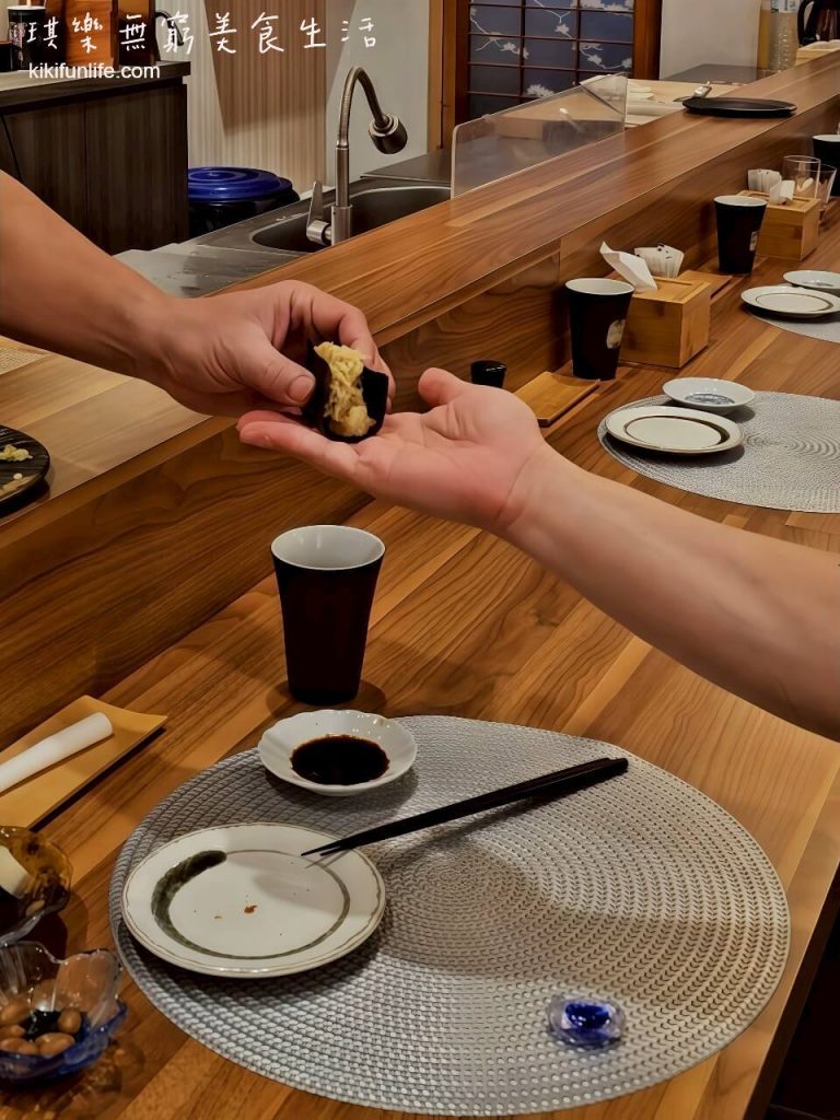 椿彩割烹壽司_台中日式料理_台中西區美食_台中餐廳推薦_台中日本料理_台中壽司_無菜單料理_台中無菜單日本料理_Omakase_板前壽司_精明一街美食_台中精明商圈餐廳推薦_松葉蟹手卷+炸蝦