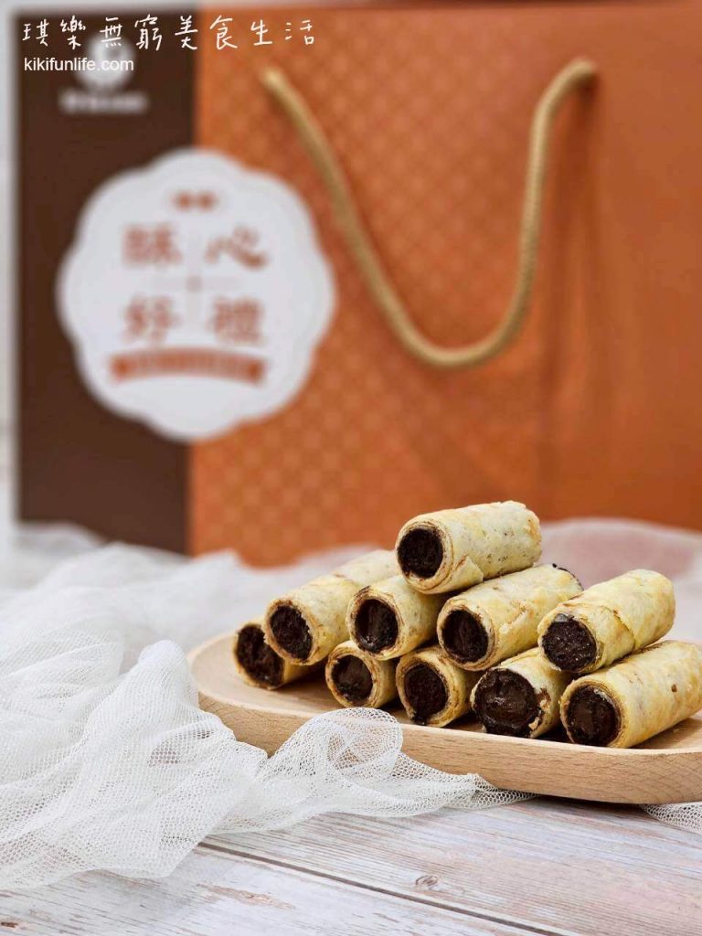 Kris克里酥_鐵觀音巧克力禮盒_有餡蛋捲分享_巧克力爆餡蛋捲_台中蛋捲推薦_台中逢甲伴手禮_中秋禮盒推薦_年節送禮推薦_包餡蛋捲