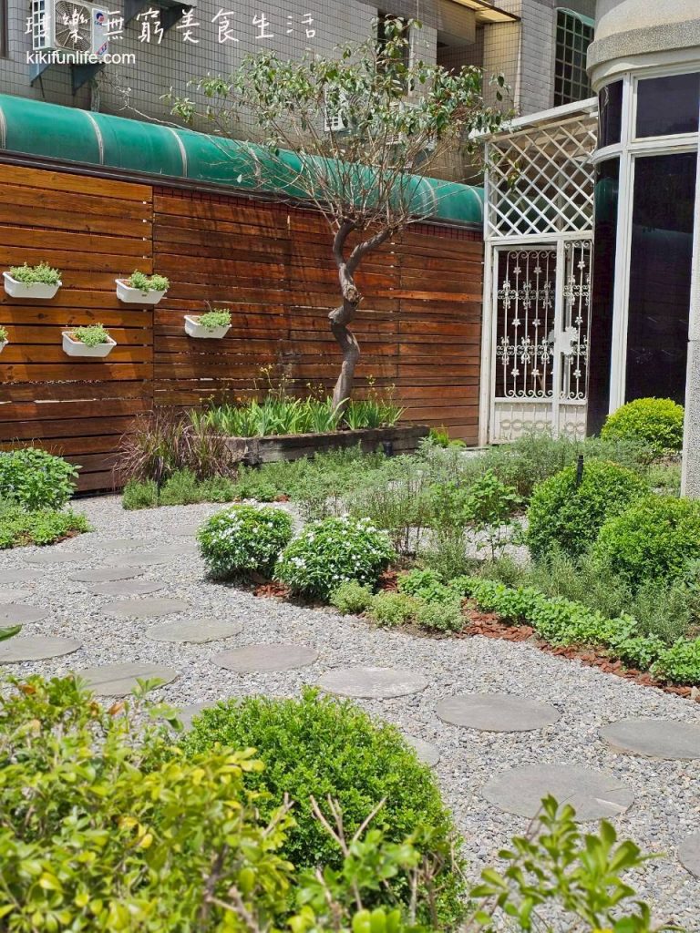 台中鐵板燒推薦_夏登法式鐵板燒_餐廳外觀_香草花園