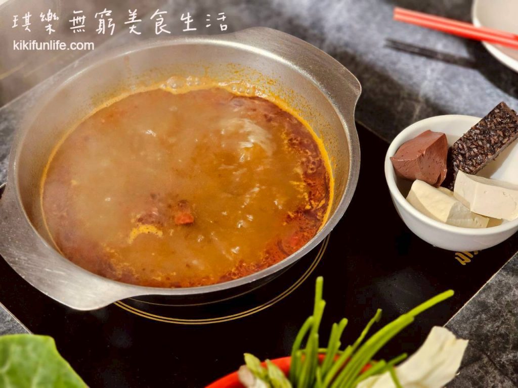台中西區餐廳推薦_蔬盈市場火鍋台中金典門市_金典酒店3樓_吃到飽火鍋_素食友善_金典綠園道附近美食_四川麻辣鍋