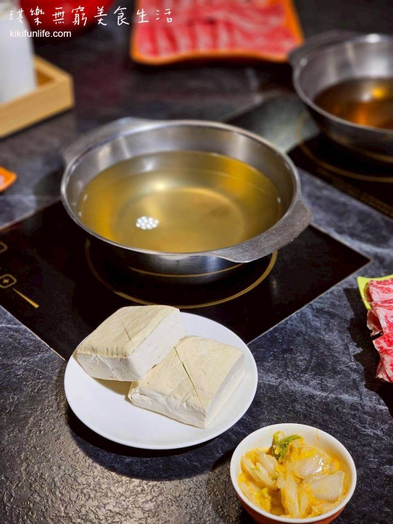 台中西區餐廳推薦_蔬盈市場火鍋台中金典門市_金典酒店3樓_吃到飽火鍋_素食友善_金典綠園道附近美食_台式泡菜臭臭鍋