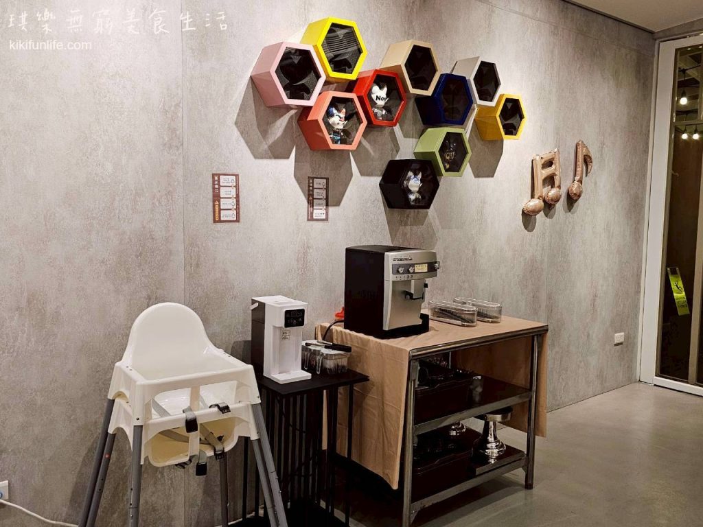 中央公園附近美食_壹陸樹洞慢活藝術餐廳_台中餐酒館推薦_西屯美食_台中晚餐_台中調酒_逢甲酒吧推薦_逢甲餐酒館_壹陸樹洞內部裝潢3