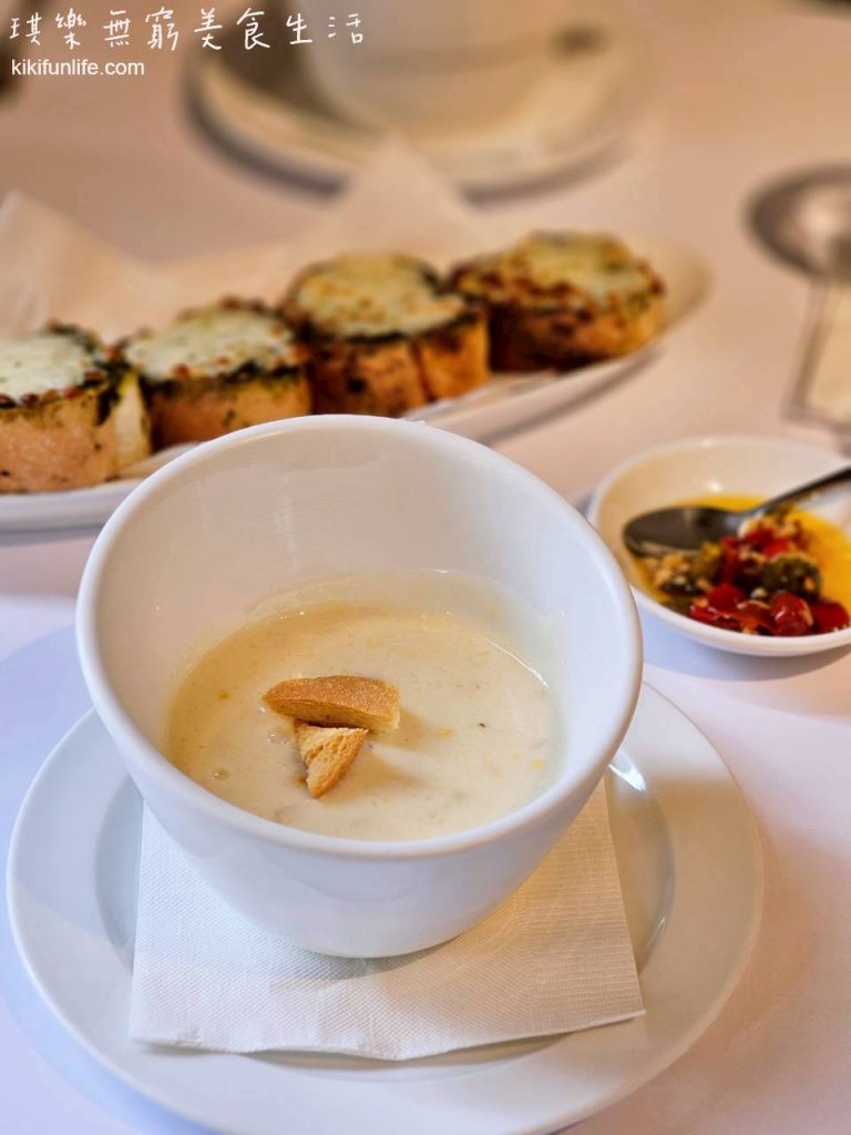 菲菲花園義式餐廳_台中西屯美食_台中約會餐廳_大墩路餐廳_台中義大利餐廳_台中義式料理_台中高級義式餐廳_台中排餐_牡丹套餐_雞茸玉米濃湯_主廚濃湯_經典招牌濃湯