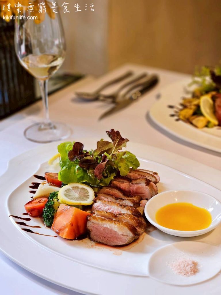 菲菲花園義式餐廳_台中西屯美食_台中約會餐廳_大墩路餐廳_台中義大利餐廳_台中義式料理_台中高級義式餐廳_台中排餐_牡丹套餐_宜蘭櫻桃鴨胸佐熱帶水果醬古巴風味