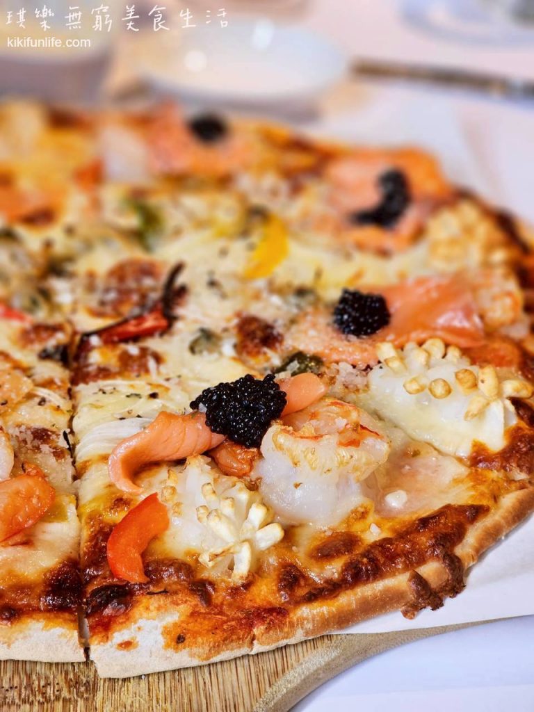 菲菲花園義式餐廳_台中西屯美食_台中約會餐廳_大墩路餐廳_台中義大利餐廳_台中義式料理_什錦海鮮披薩2