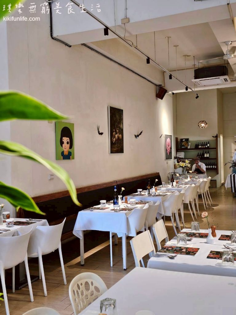 菲菲花園義式餐廳_台中西屯美食_台中約會餐廳_大墩路餐廳_台中義大利餐廳_台中義式料理_台中高級義式餐廳_台中紅酒友善餐廳_餐廳座位裝潢_台中鮮花餐廳