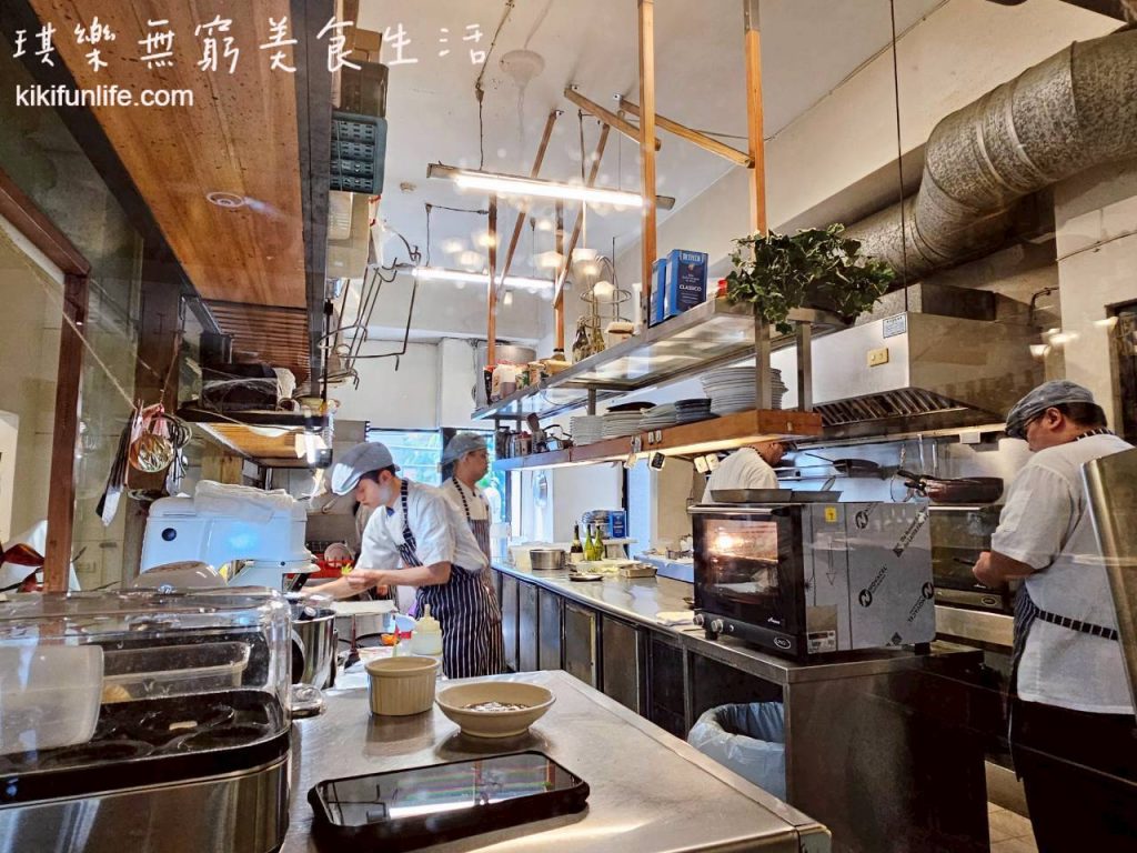 菲菲花園義式餐廳_台中西屯美食_台中約會餐廳_大墩路餐廳_台中義大利餐廳_台中義式料理_台中高級義式餐廳_台中紅酒友善餐廳_透明廚房