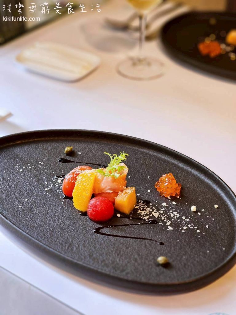 菲菲花園義式餐廳_台中西屯美食_台中約會餐廳_大墩路餐廳_台中義大利餐廳_台中義式料理_台中高級義式餐廳_牡丹套餐_冷前菜_鮭魚花2