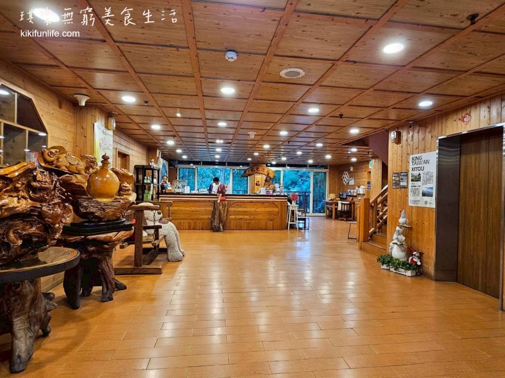 金台灣山莊_溪頭住宿推薦_溪頭民宿_南投住宿_南投旅遊_鹿谷民宿_杉林溪親子住宿_原木民宿_妖怪村附近住宿_一樓大廳環境2