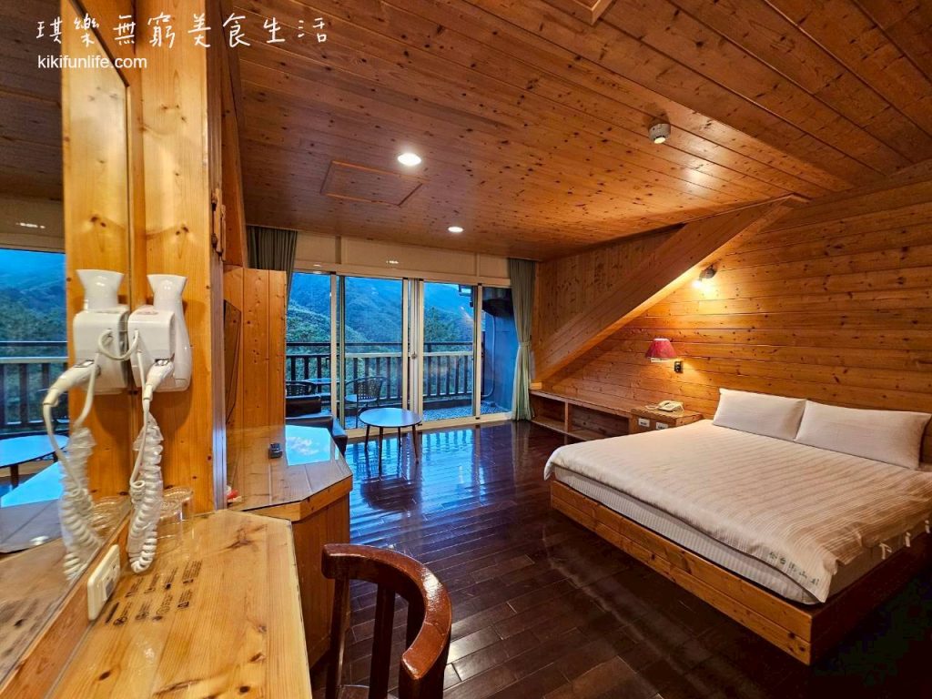 金台灣山莊_溪頭住宿推薦_溪頭民宿_南投住宿_南投旅遊_鹿谷民宿_杉林溪親子住宿_原木民宿_妖怪村附近住宿_原木景觀雙人房