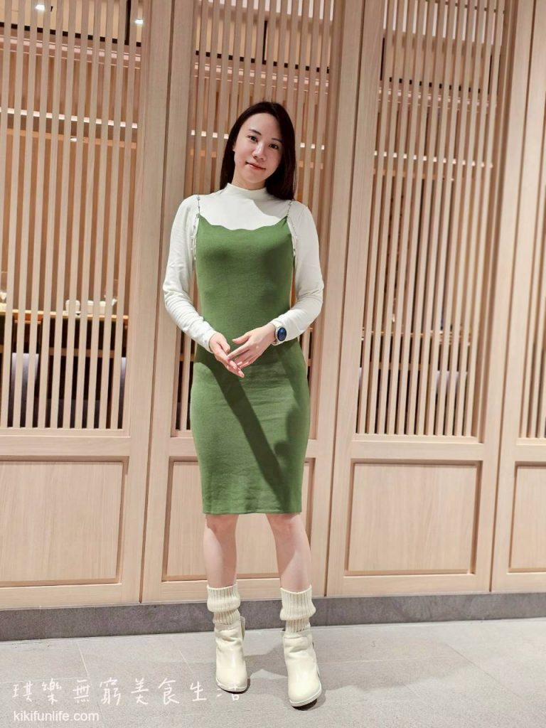 瑟夫貝爾Cerf Bell_體溫魔術師_可外穿的發熱衣推薦_可單穿的發熱衣_立領發熱衣_冬天保暖神器_輕盈親膚肌底發熱衣_白色_搭配吊帶針織裙