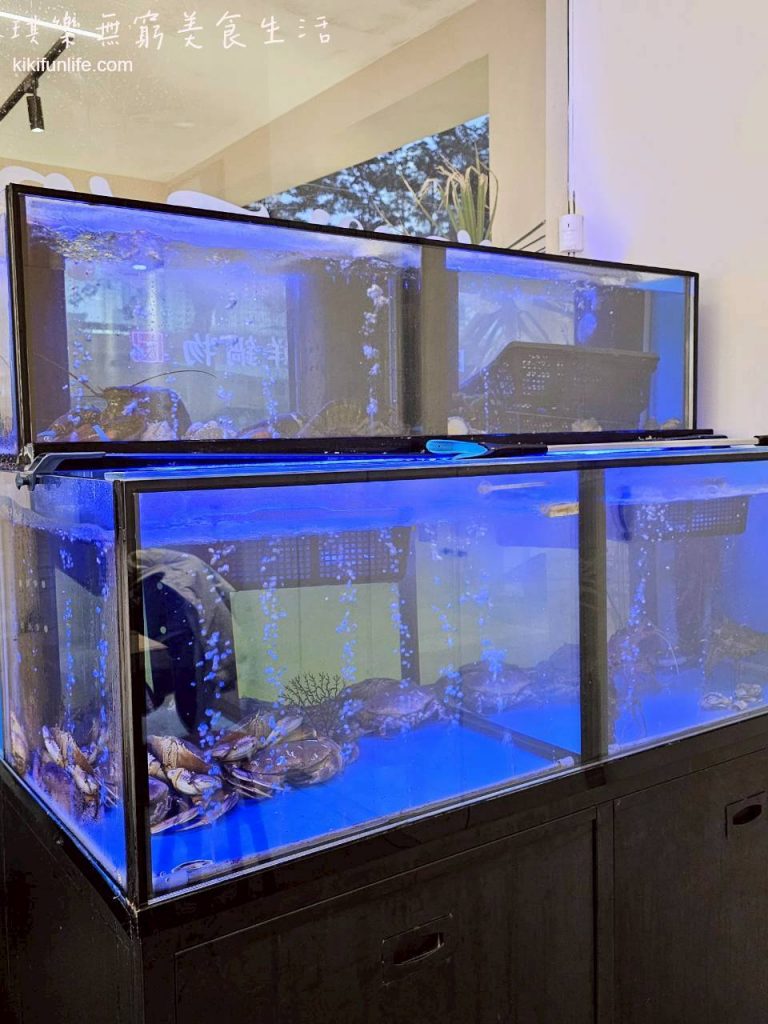 台中美食_台中南屯美食_台中餐廳推薦_台中火鍋推薦_台中必吃鍋物_日式料理_台中日本料理推薦_海港匠鍋_活體海鮮水族箱