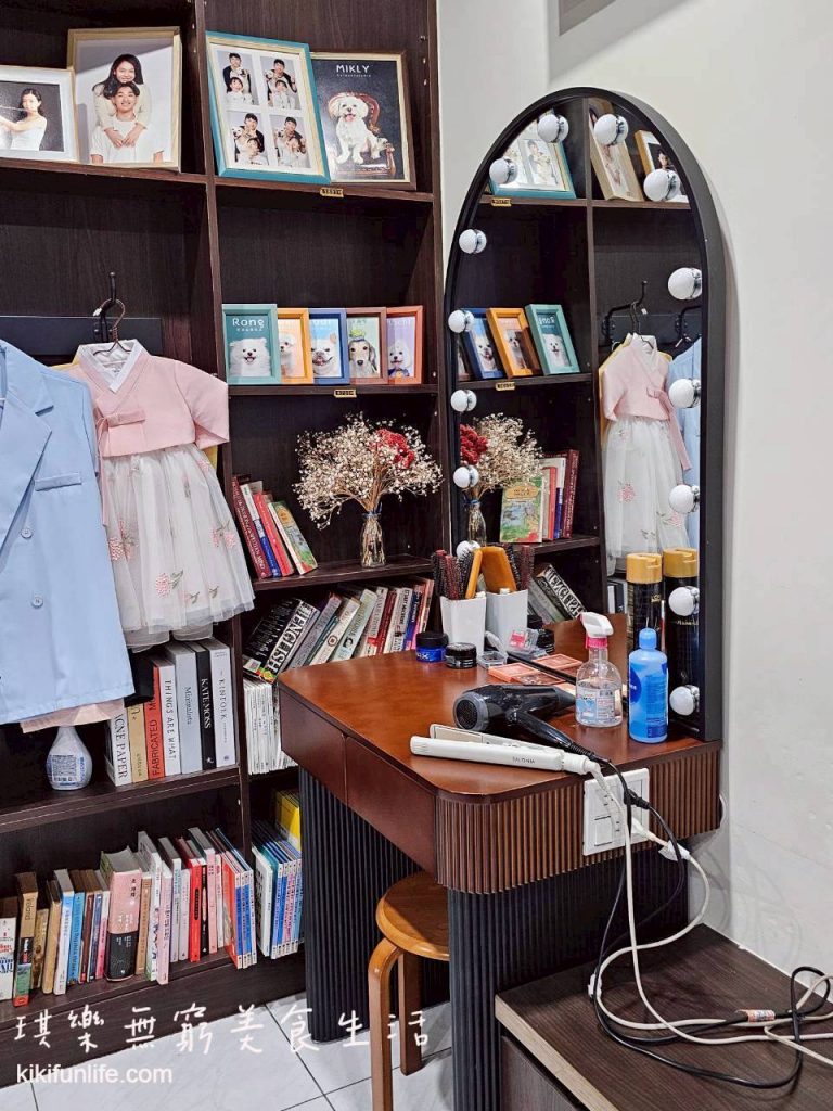 韓菓工作室_梳妝道具_韓式證件照推薦_台中證件照_美顏證件照_大頭照_台中攝影工作室_證件照快拍_護照照片_台胞證照片