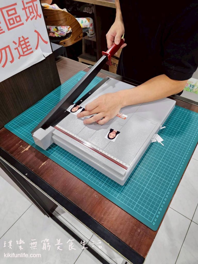 韓菓工作室_韓式證件照推薦_台中證件照證件照快拍_護照照片_台胞證照片_15分鐘快速取件_求職照推薦