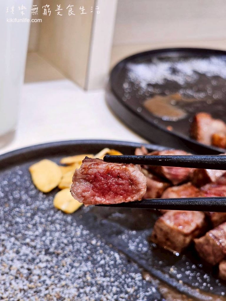 禾蒔鐵板料理_台中鐵板燒推薦_台中平價鐵板燒_西屯美食_西屯餐廳推薦_台中平價美食_頂級美國牛小排_鮮嫩肉質切面