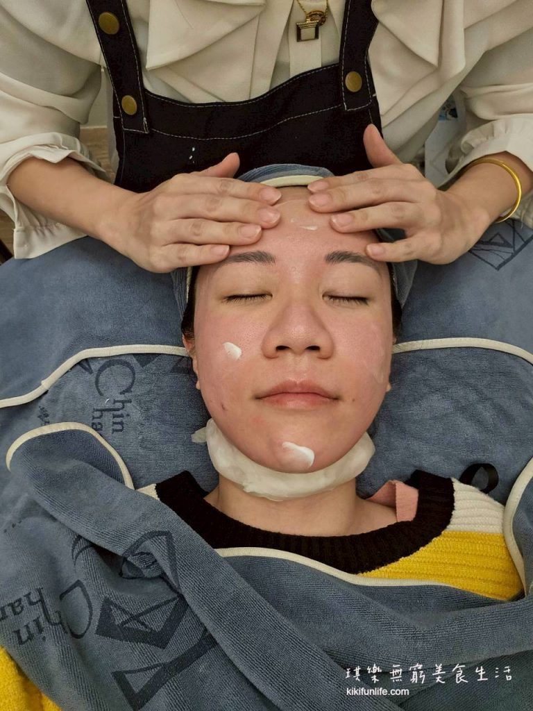 Chin Charm沁魅美學_台中做臉推薦_台中平價做臉_手工清粉刺_天使微晶課程_擦保養品