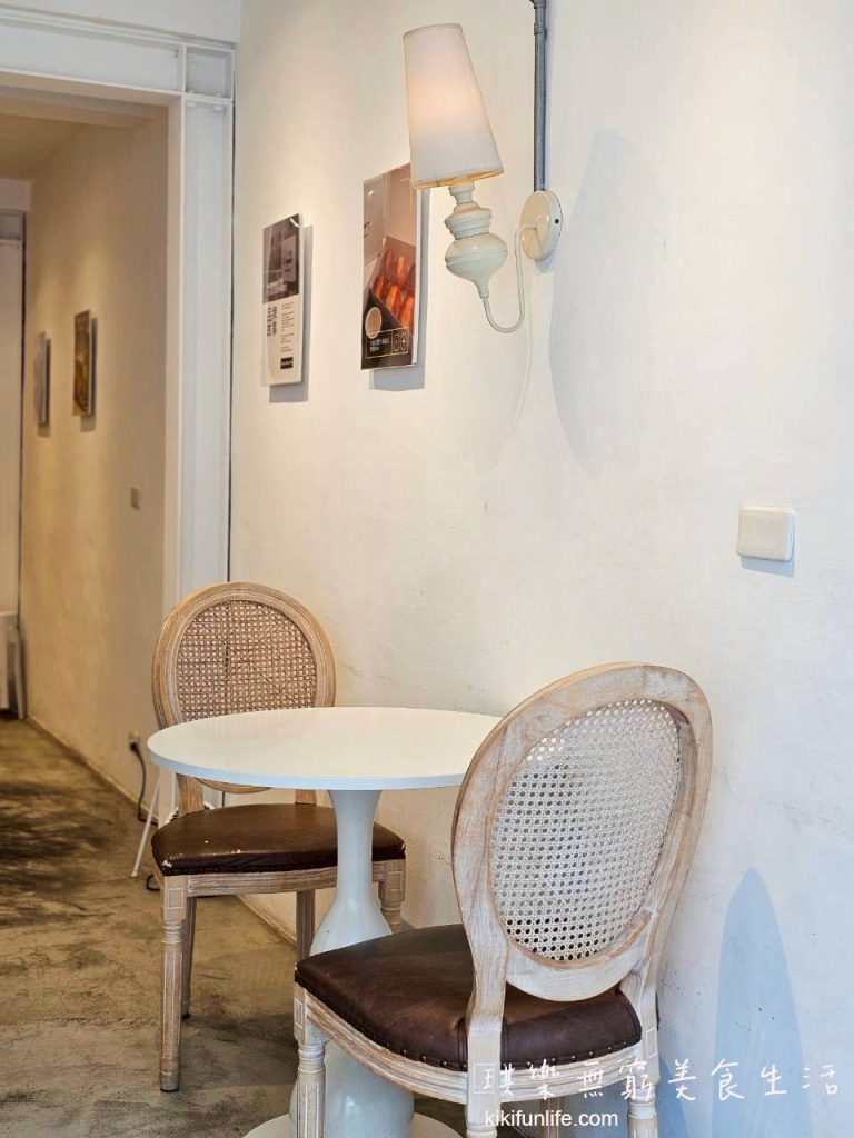 台中西區早午餐_L'espace老陳小圓法漢堡專賣店_室內用餐環境_台中美術園道_美術館綠園道餐廳推薦