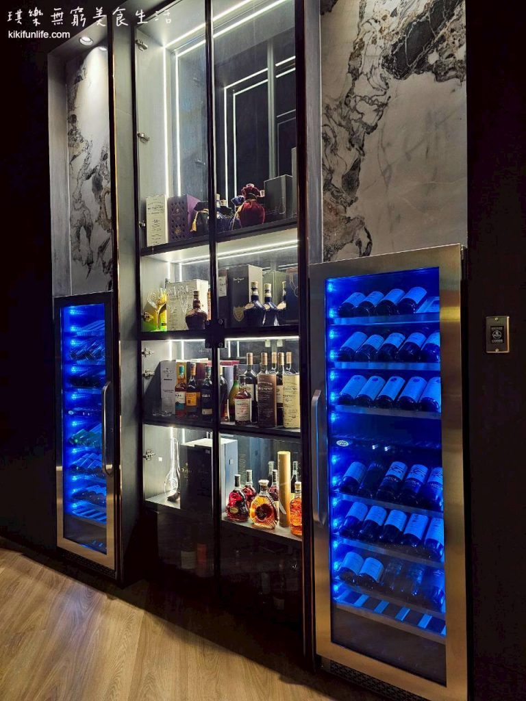 台中鐵板燒推薦_森鐵板燒_台中高級餐廳推薦_台中西屯美食_餐廳內部_紅酒櫃