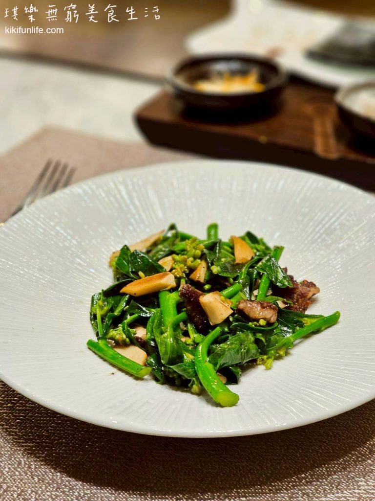 台中必吃_森鐵板燒_台中高級餐廳_季節時蔬_和牛炒芥藍苗_台中鐵板燒推薦