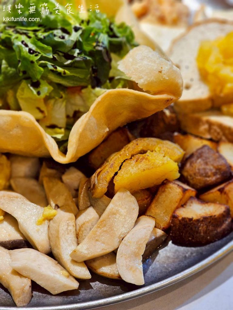 Proi Kitchen_萬餓早餐盤_逢甲必吃餐廳_台中早午餐推薦_杏鮑菇_馬鈴薯塊