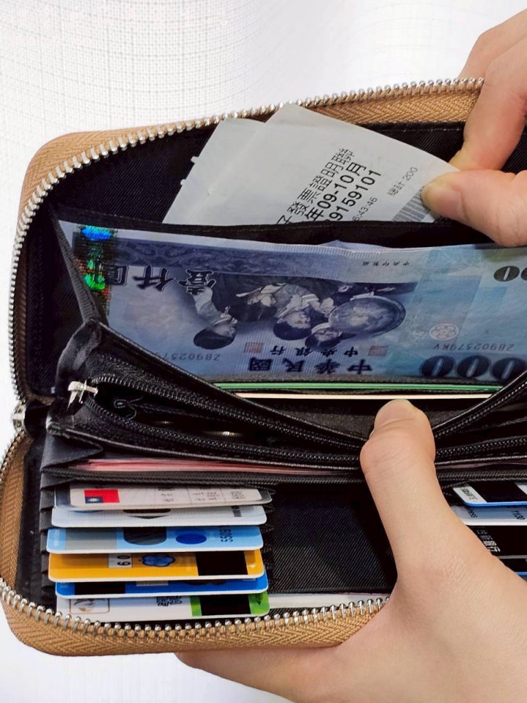 皮夾推薦_喜番屋_4COIN頭層牛皮12風琴卡位拉鍊小長夾男夾女夾_拉鍊長夾招財_拉鍊長夾推薦