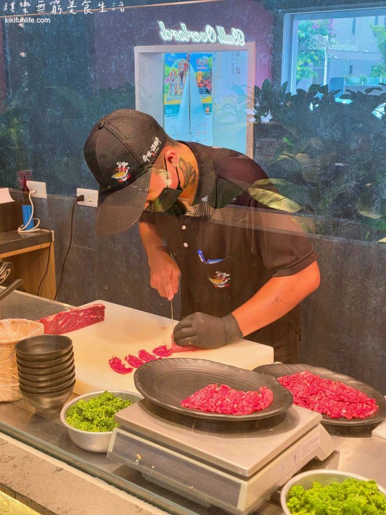 牛境_溫體牛涮涮鍋_現點現切牛肉片_台中溫體牛肉火鍋