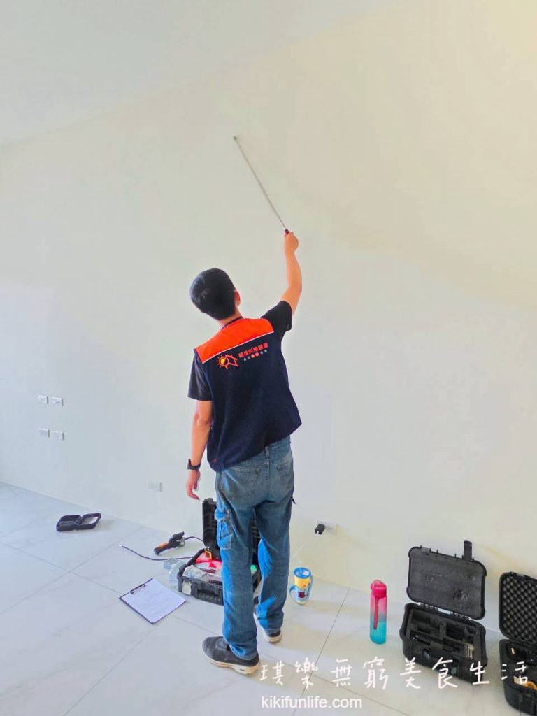 晴佳科技驗屋_台中驗屋公司_台中驗屋推薦_驗屋師檢查新成屋牆面