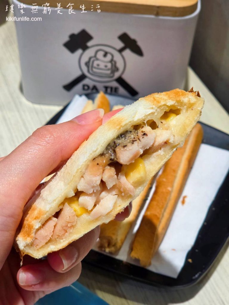 打鐵豆花中科店_台中辦公室下午茶鹹食_台中熱壓吐司_燻雞玉米起司吐司