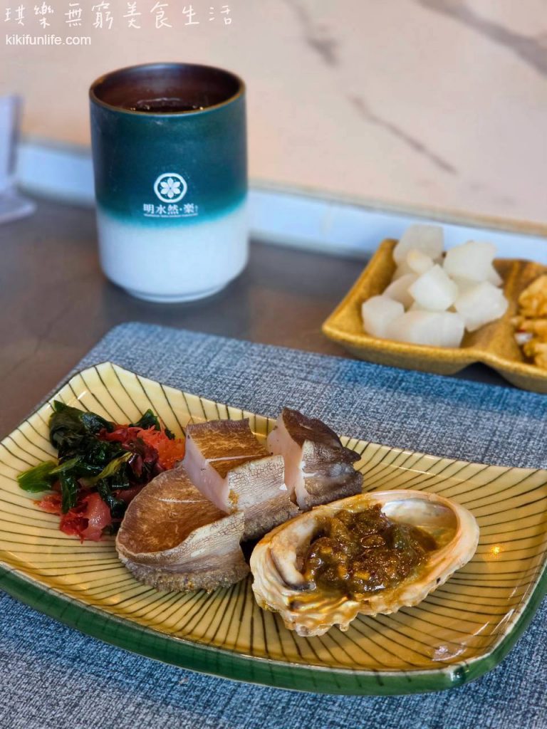 明水然樂_台中無菜單鐵板燒_台中星級店_西屯餐廳推薦_活體南非鮑魚搭配鮑魚肝醬與海藻