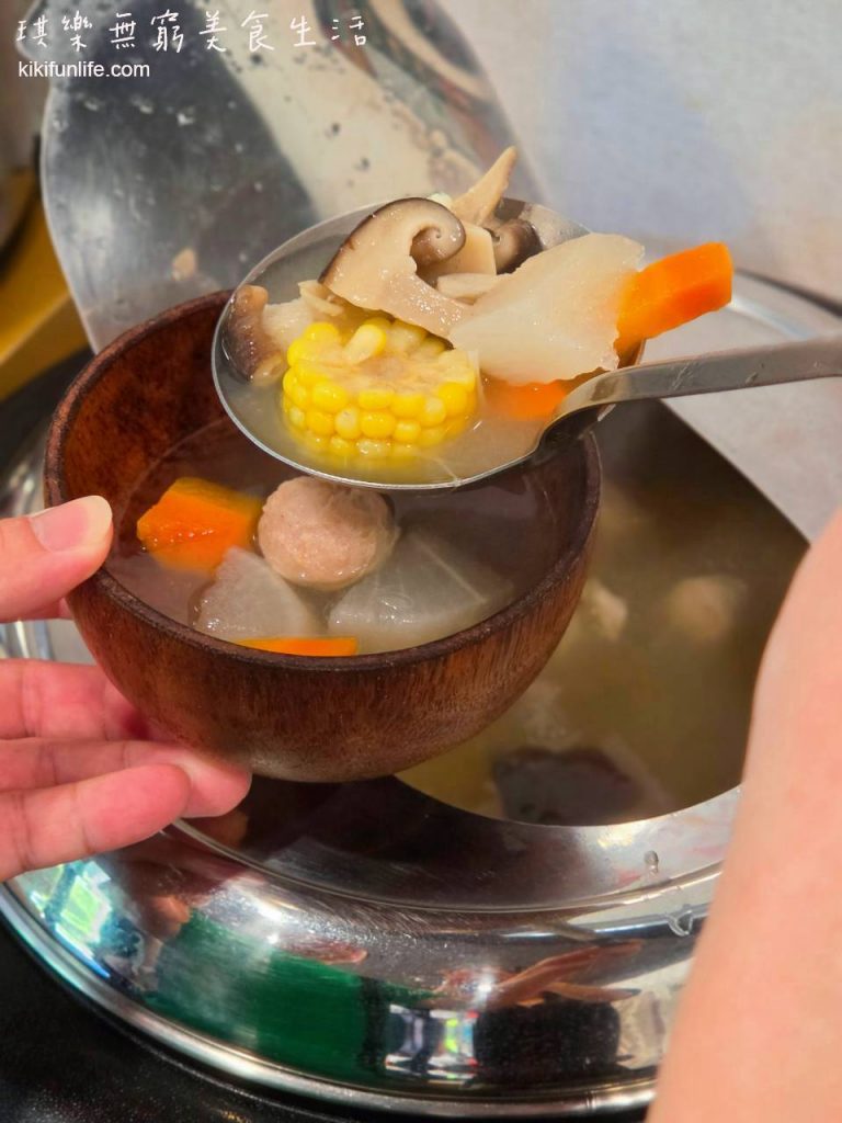 三木鐵板燒_北屯美食_自助吧特色湯品_玉米_紅白蘿蔔_菇類與丸子