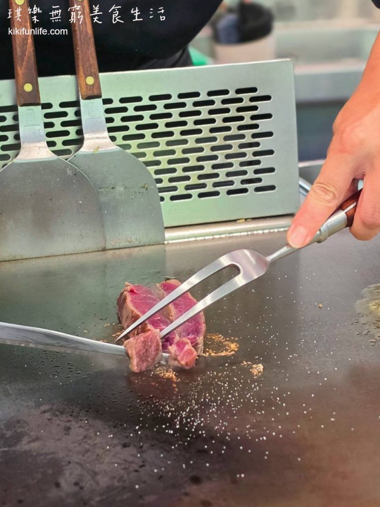 三木鐵板燒_台中鐵板料理_師傅現場料理_鐵板煎製厚切牛排